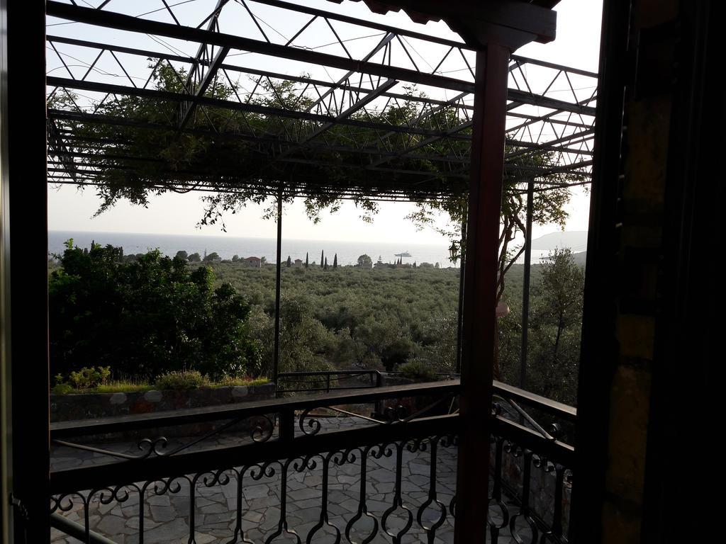 Ouranias Studios Kardamyli Exterior photo